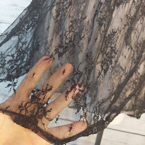 Womans 3 Layer Lace Skirt Size Small - Picture 5 of 12